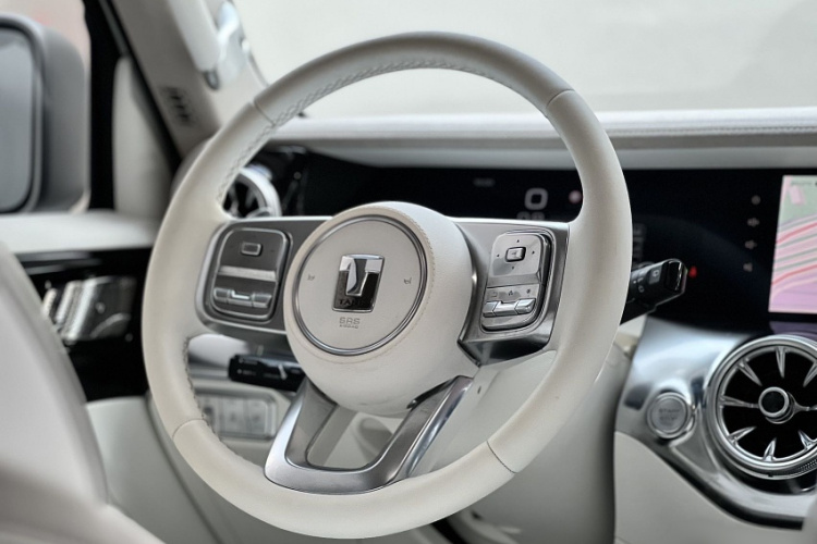 超境汽车 共创坦克300 2021款 2.0T 赛博坦克中控内饰7005