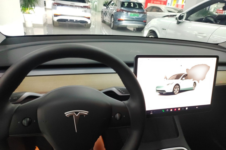 特斯拉 Model Y 2023款 后轮驱动版中控内饰12
