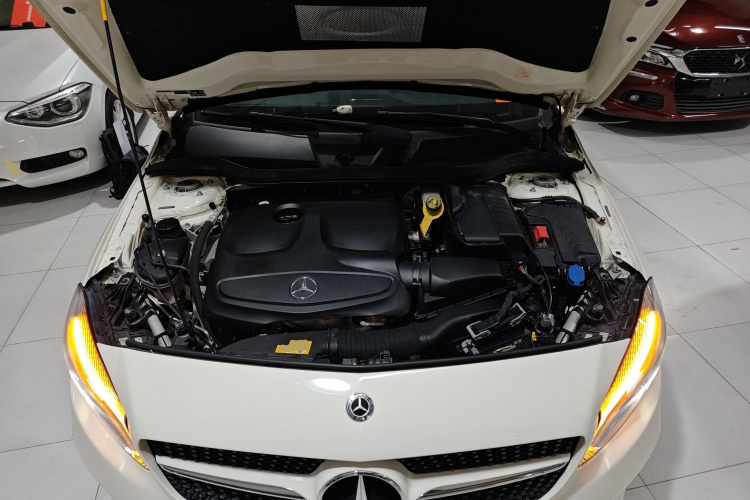 奔驰A级(进口) 2018款 A 200 动感型局部细节24