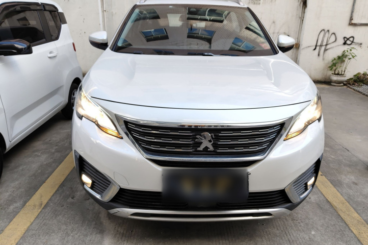 标致5008 2017款 380THP 7座精英版车身外观2