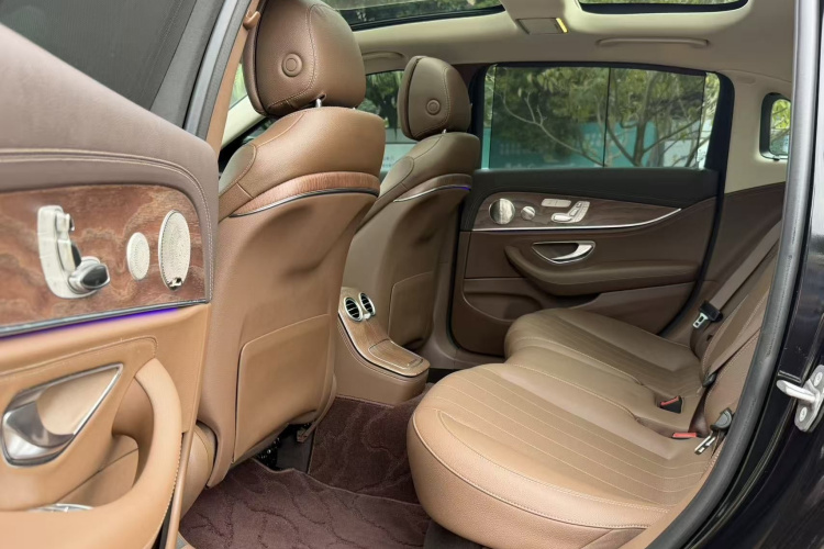 奔驰E级 2021款 改款 E 300 L 豪华型中控内饰21