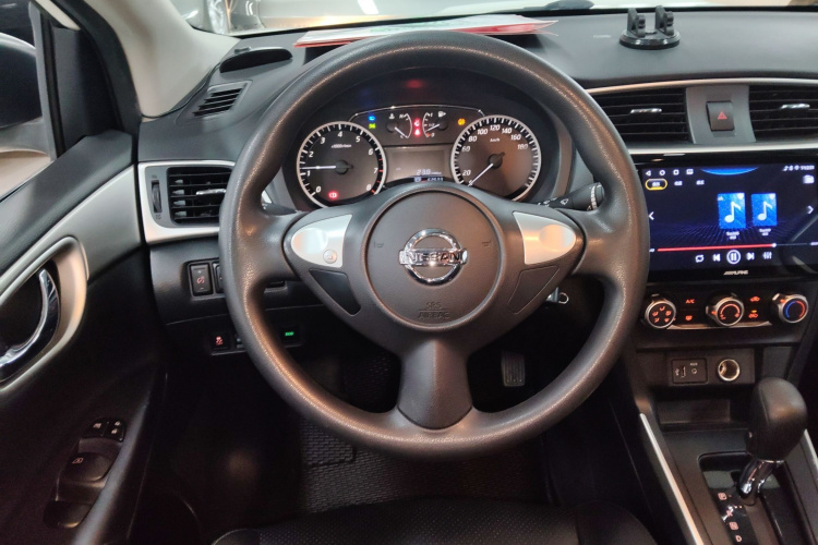 日产 轩逸 2021款 经典 1.6XL CVT豪华版中控内饰13