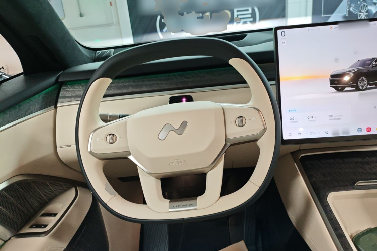 乐道L90 2025款 Ultra 六座版中控内饰13