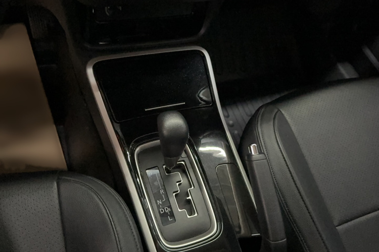 三菱 欧蓝德 2021款 2.0L 两驱畅行版 5座局部细节18