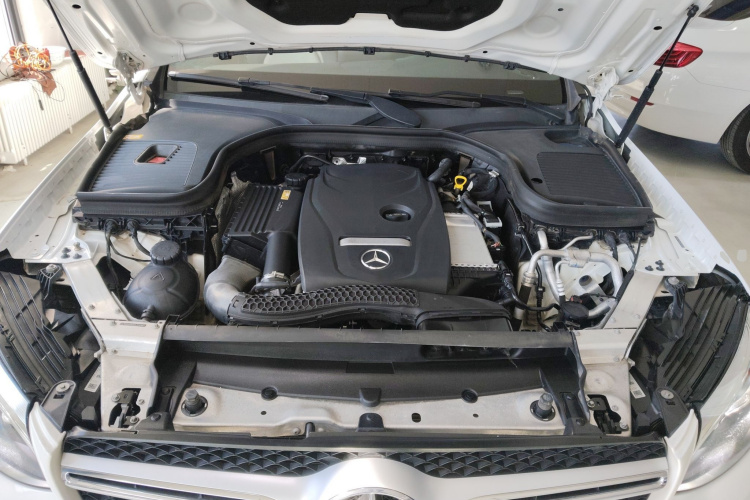 奔驰GLC 2016款 GLC 200 4MATIC机舱底盘24