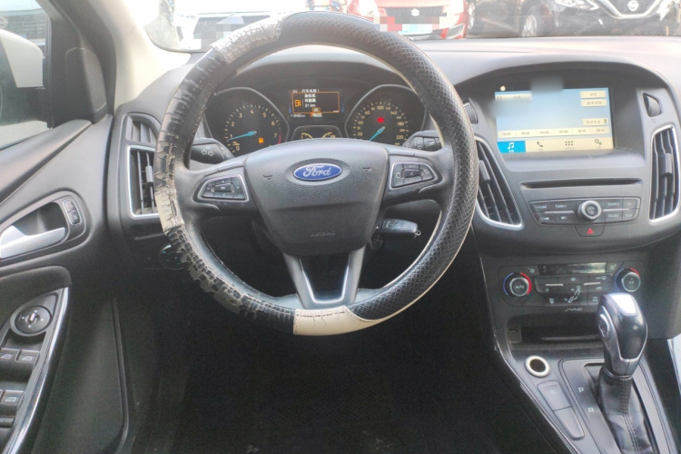 福特 福克斯 2015款 两厢 EcoBoost 180 自动精英型中控内饰13