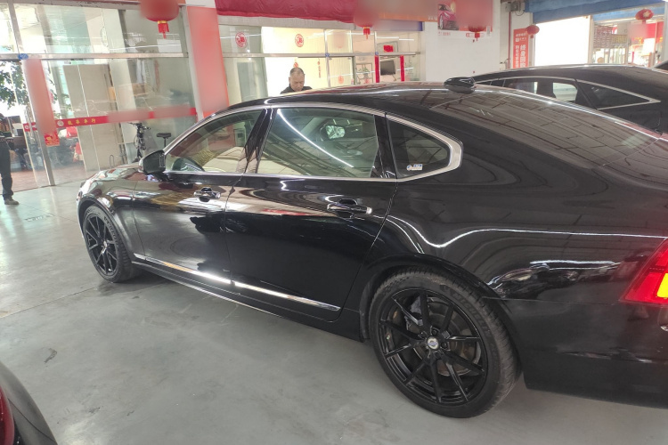 沃尔沃S90 2019款 T5 智远版车身外观4
