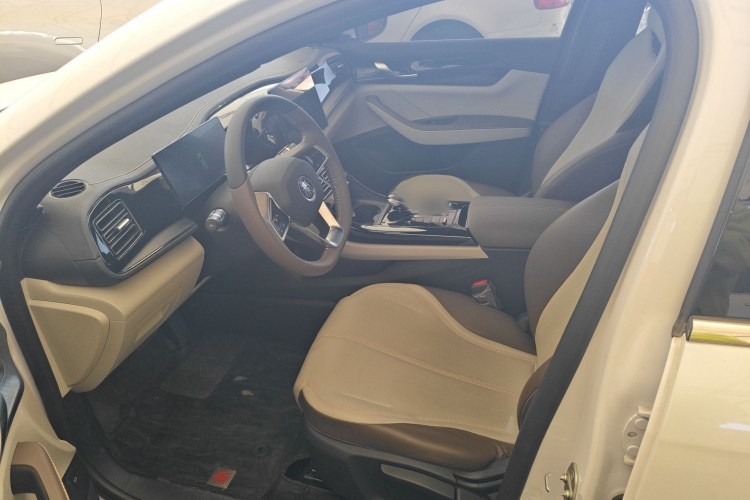 比亚迪 秦PLUS 2023款 冠军版 DM-i 55KM领先型局部细节19