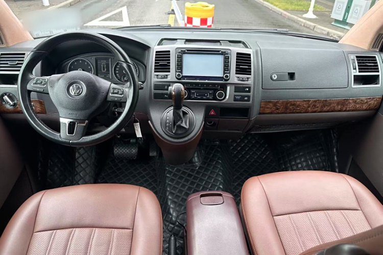 奔驰V级 2018款 V 260 L 尊贵加长版 国VI车身外观6009