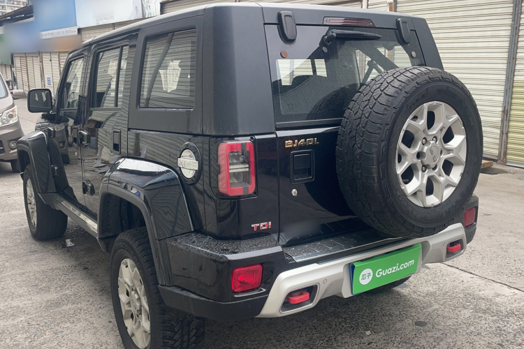 北京BJ40 2018款 2.0T 手动柴油四驱尊贵版车身外观6005