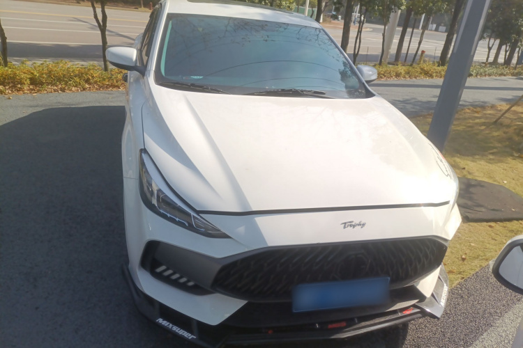 名爵 MG5 2023款 180DVVT CVT风尚版车身外观2