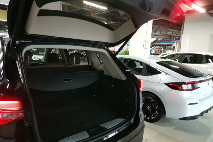 别克 昂科威 2021款 532T 两驱豪华型机舱底盘23