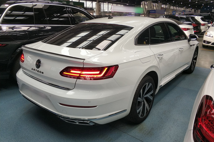 一汽-大众CC 2023款 330TSI 炫目版车身外观7
