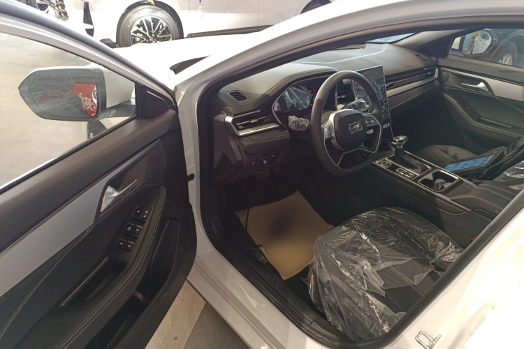 江淮汽车 江淮A5 PLUS 2023款 1.5T 自动豪华型中控内饰20