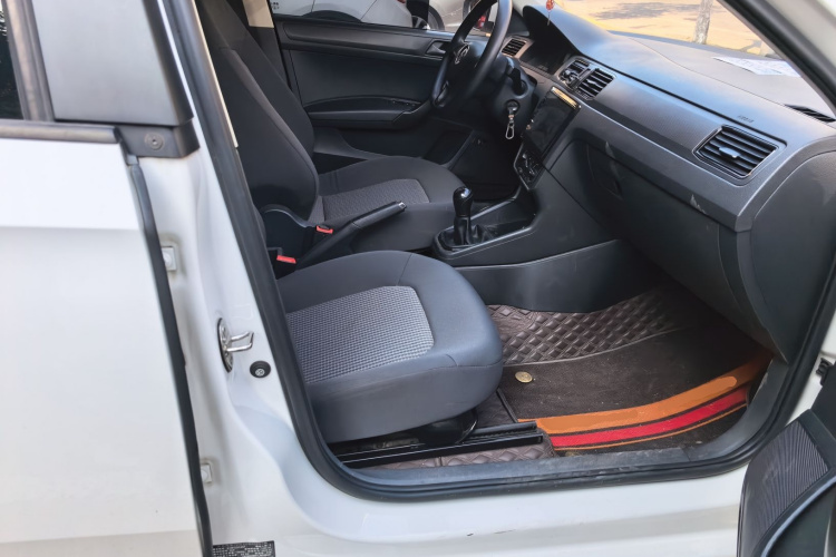 大众 桑塔纳 2019款 1.5L 手动风尚版 国VI局部细节41