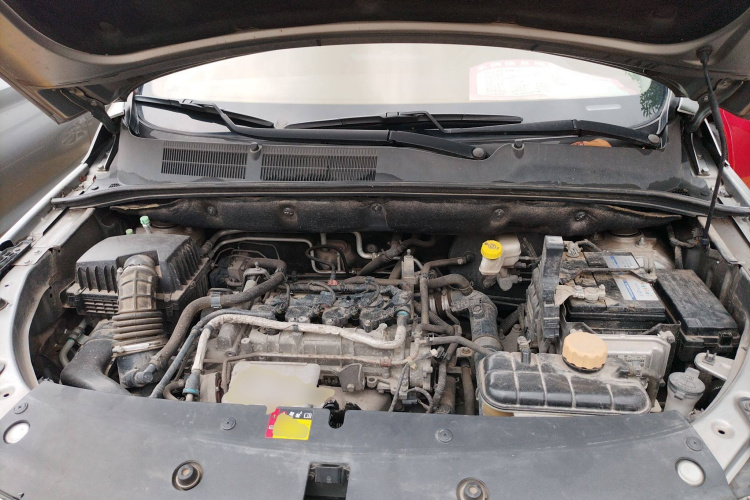 宝骏730 2019款 1.5T CVT时尚型 7座 国V机舱底盘24