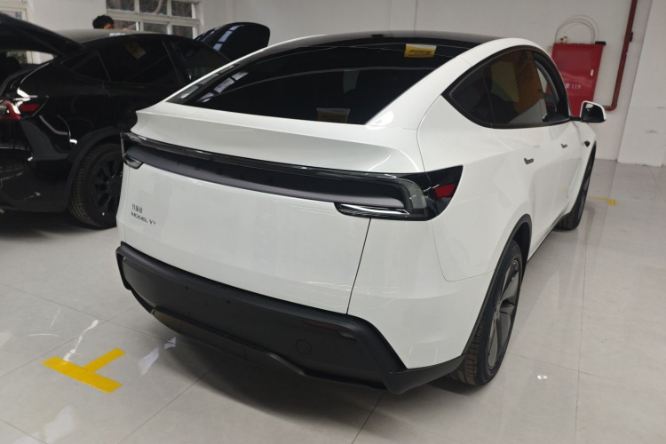 特斯拉 Model Y 2026款 长续航后轮驱动版车身外观7