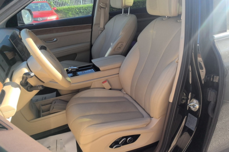 鸿蒙智行 问界M7 2024款 1.5T 智驾四驱Max版 5座局部细节19