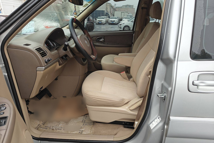 别克GL8 2014款 2.4L 舒适版中控内饰7001