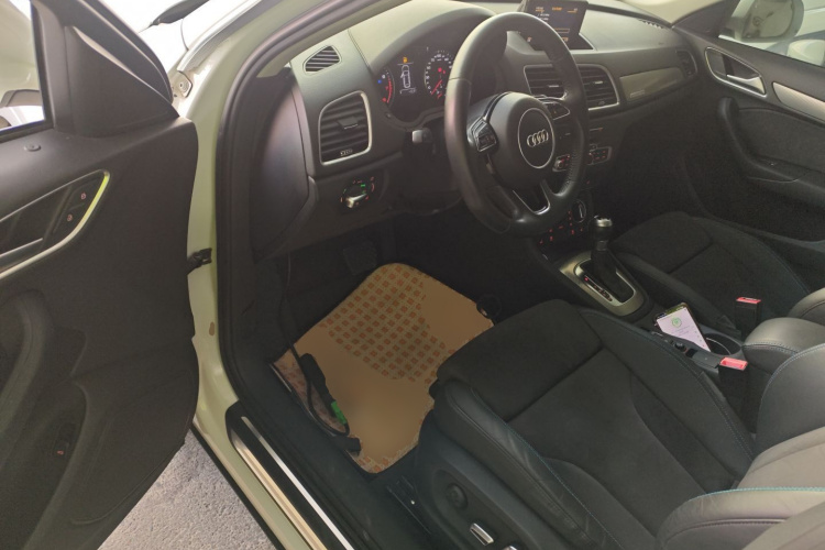 奥迪Q3 2016款 40 TFSI quattro 全时四驱运动型中控内饰20