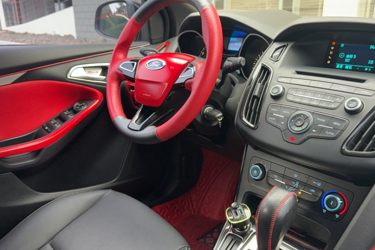 福特 福克斯 2015款 两厢 1.6L 自动舒适型中控内饰7007