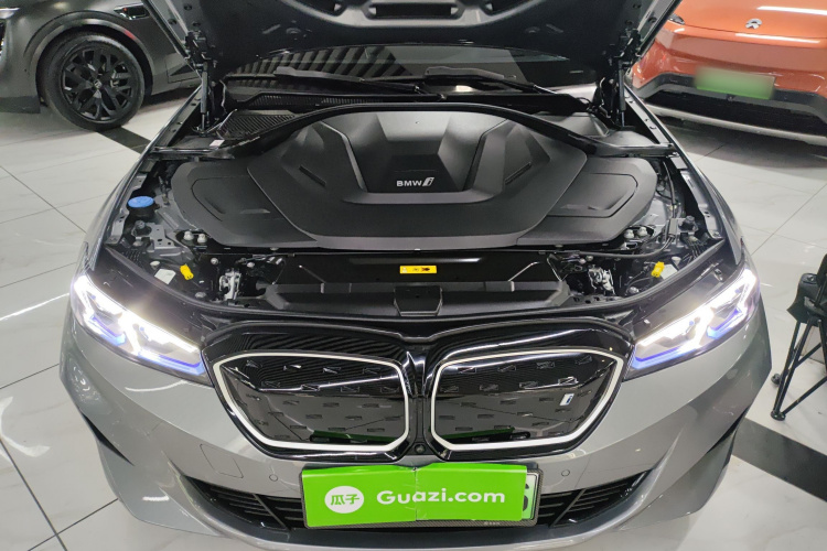 宝马i3 2023款 eDrive 40 L 曜夜运动套装机舱底盘24