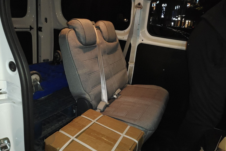 上汽大通MAXUS 大拿V1 2025款 低顶 多功能版 42kWh中控内饰21