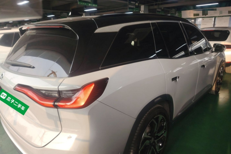 蔚来ES8 2020款 580KM 签名版 七座版车身外观7