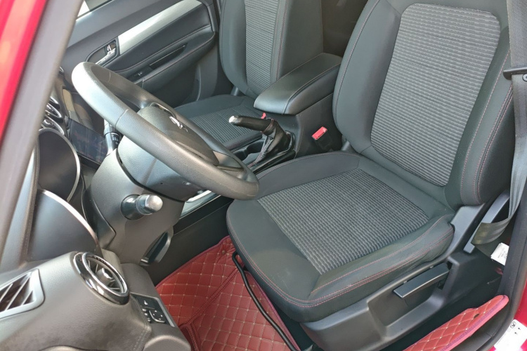 凯翼X3 2019款 1.5L 手动智享版中控内饰19