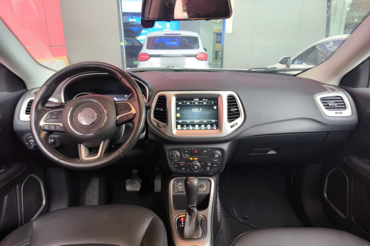 Jeep 指南者 2017款 200T 自动家享版中控内饰12