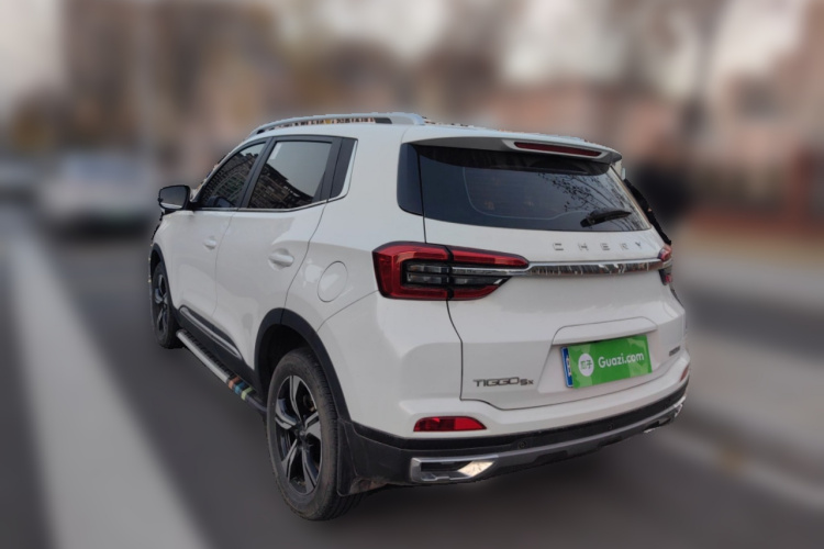 奇瑞 瑞虎5x 2020款 1.5L 手动时尚版车身外观5