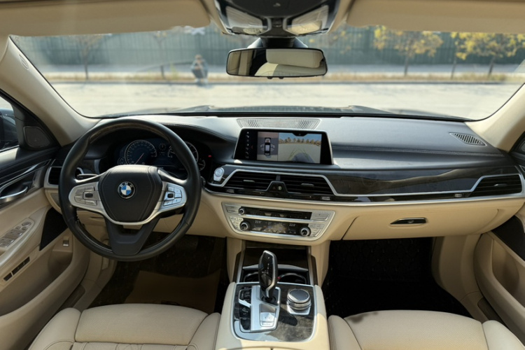 宝马7系 2016款 730Li 豪华型局部细节9012