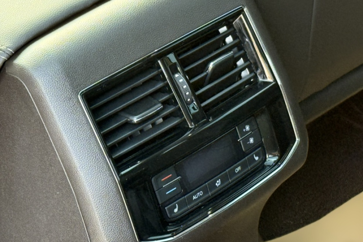 大众 途昂 2017款 380TSI 四驱豪华版中控内饰7015