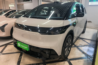 极氪MIX 2025款 长续航智驾版