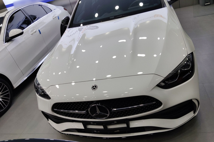 奔驰C级 2023款 改款 C 260 L 皓夜运动版车身外观2