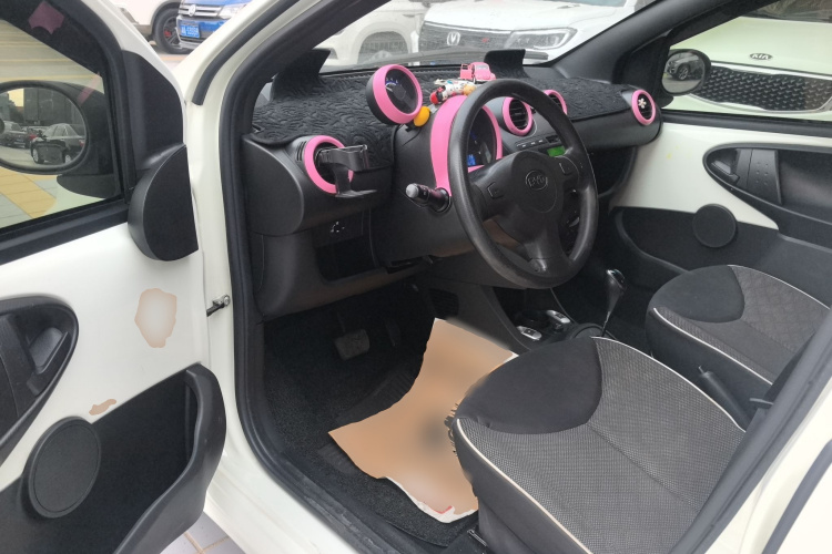 比亚迪F0 2015款 1.0L AMT 铉酷型中控内饰20