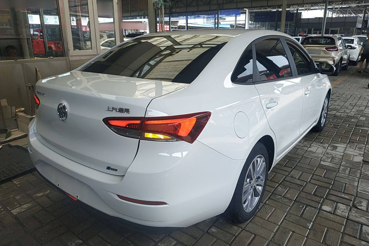 别克 英朗 2021款 改款 1.3T 自动轻混动精英型车身外观7