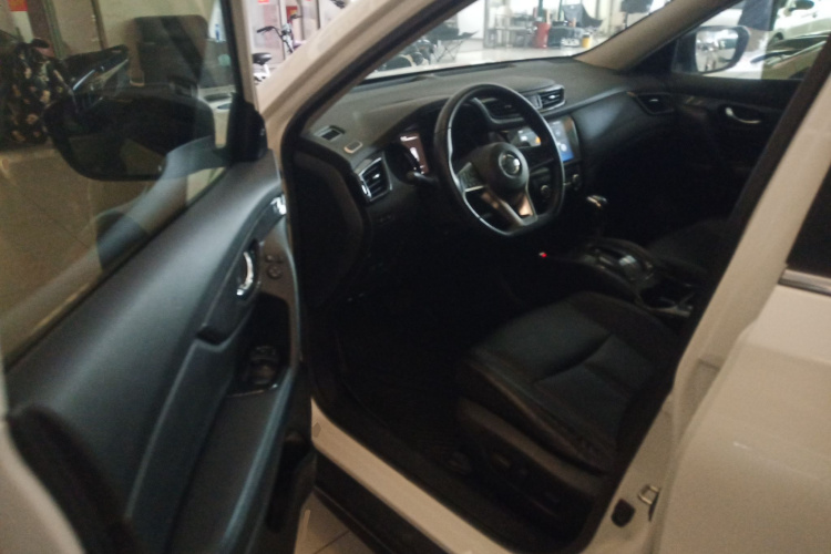 日产 奇骏 2020款 2.0L XL Premium CVT 2WD智联尊享版中控内饰20