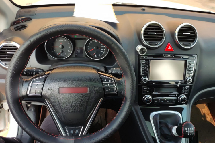 哈弗H6 2015款 升级版 1.5T 手动两驱精英型中控内饰7002
