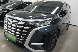 腾势D9 2022款 DM-i 970 四驱旗舰型