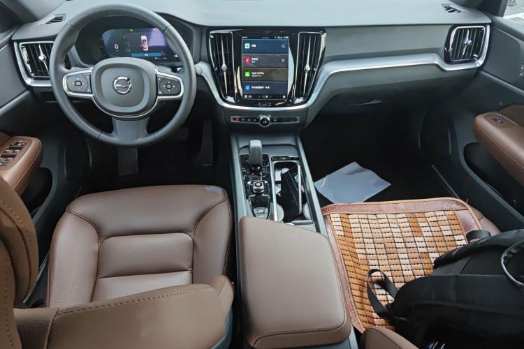 沃尔沃S60 2025款 B4 智逸豪华版中控内饰12