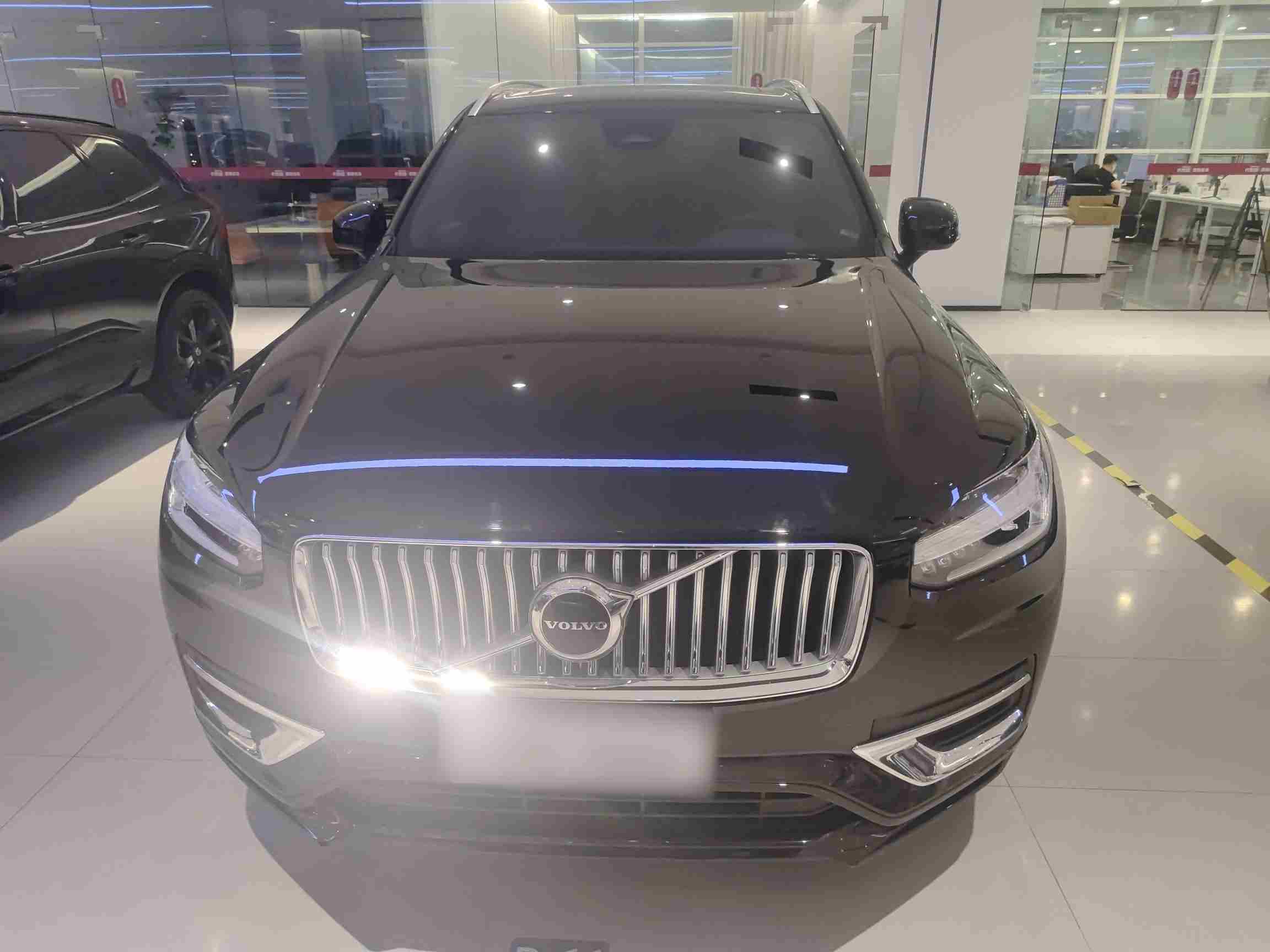 郑州二手沃尔沃XC90 2024款，7座大空间养车贵不贵？