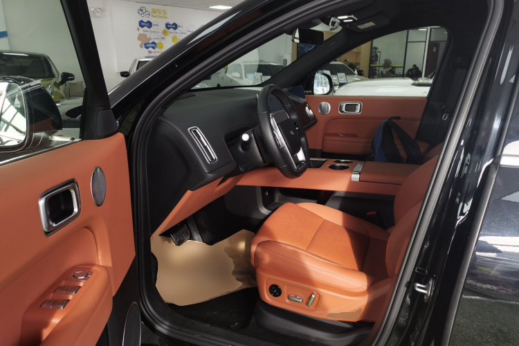 理想汽车 理想L6 2024款 Pro中控内饰20