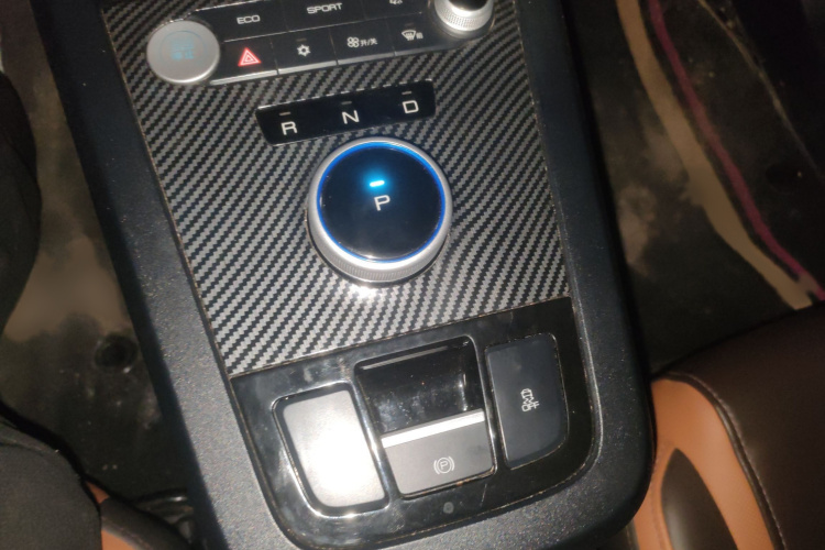 比亚迪e2 2020款 升级版 高续航版 尊贵型局部细节18