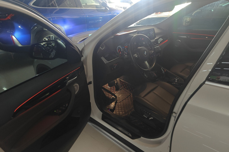 宝马X1 2022款 sDrive20Li 尊享型中控内饰7003