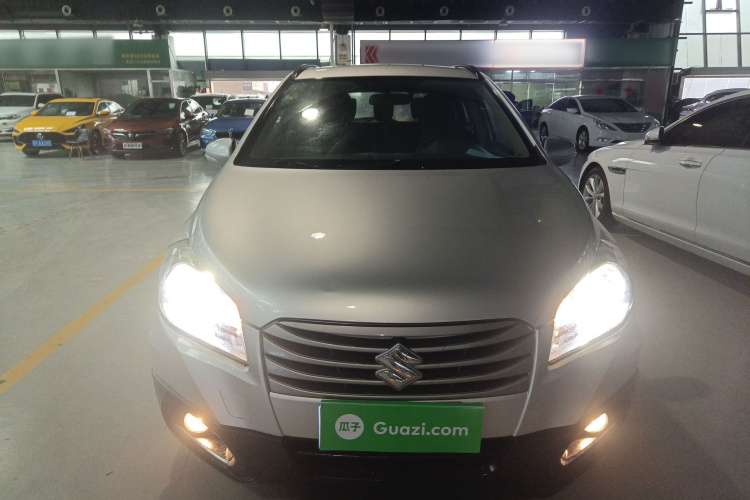 铃木 锋驭 2014款 1.6L CVT两驱进取型车身外观2