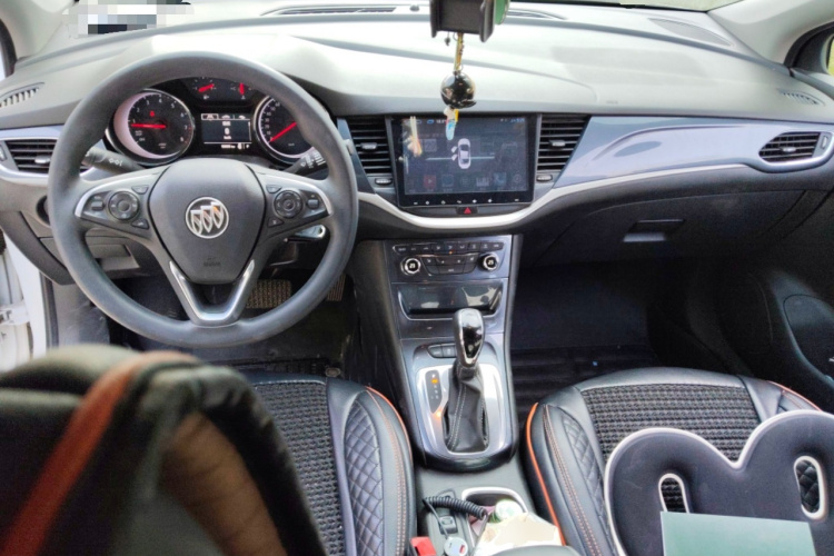 别克 威朗 2016款 两厢 15S 自动领先型中控内饰12