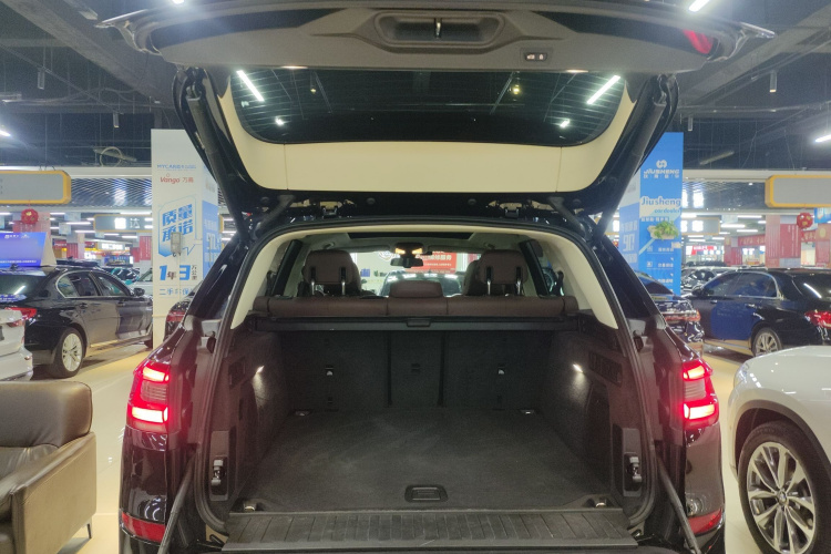 宝马X5(进口) 2022款 xDrive30i M运动套装机舱底盘23