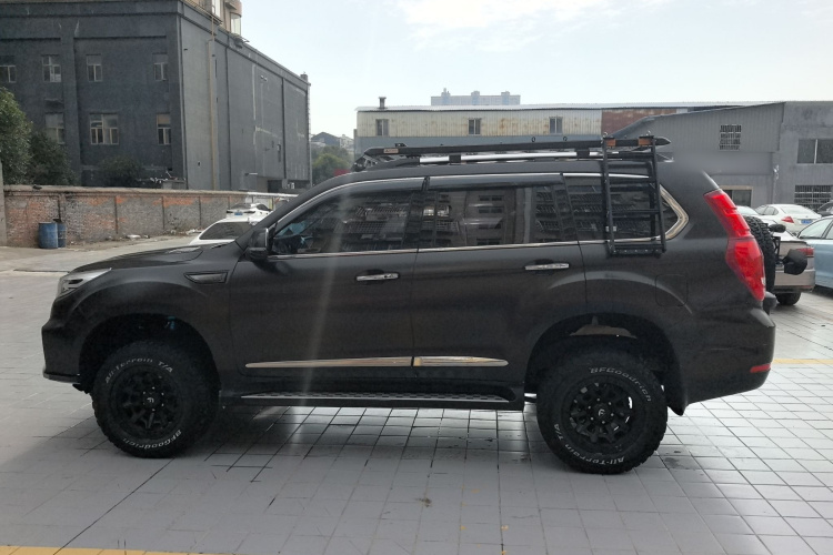 哈弗H9 2022款 2.0T 汽油四驱精英型 5座车身外观4