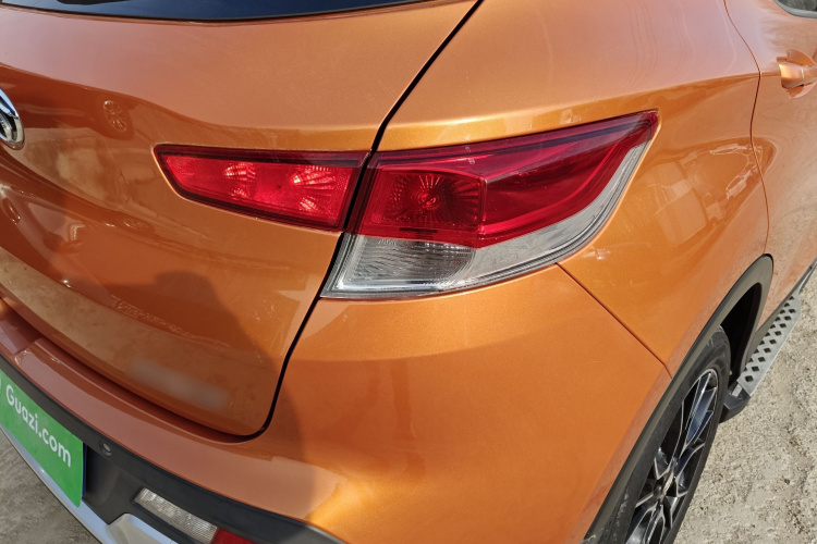 东南DX3 2018款 1.5L 手动尊贵型车身外观9